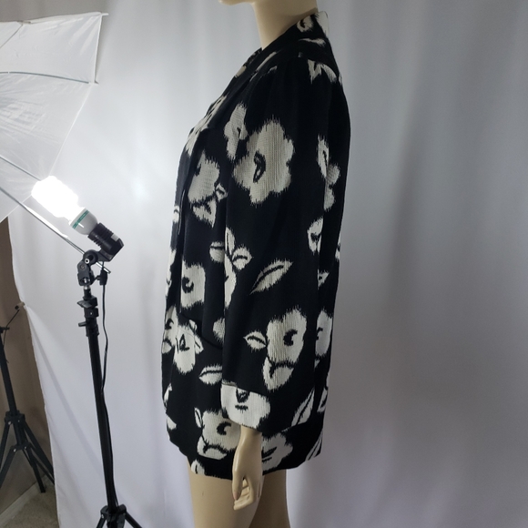 Black and white open floral blazer 100% cotton - Picture 7 of 8